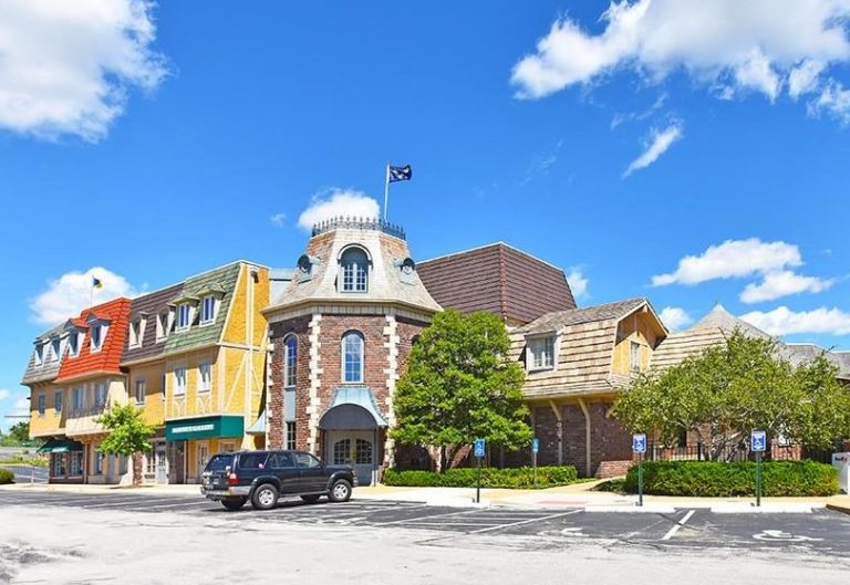 Alchemy Clinic STL Front Entrance